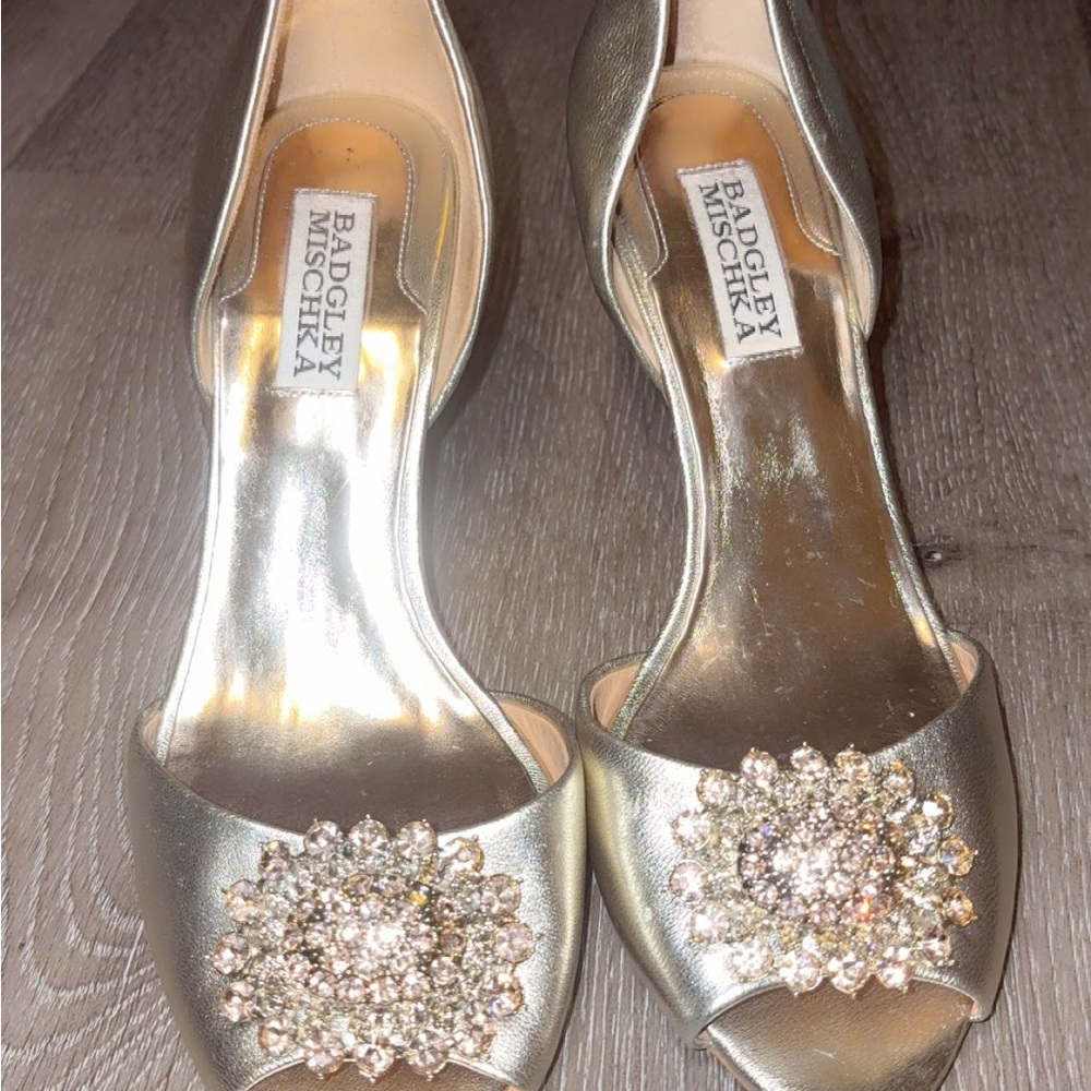 Badgley Mischka Gold Crystal Brooch Peep-Toe Heels